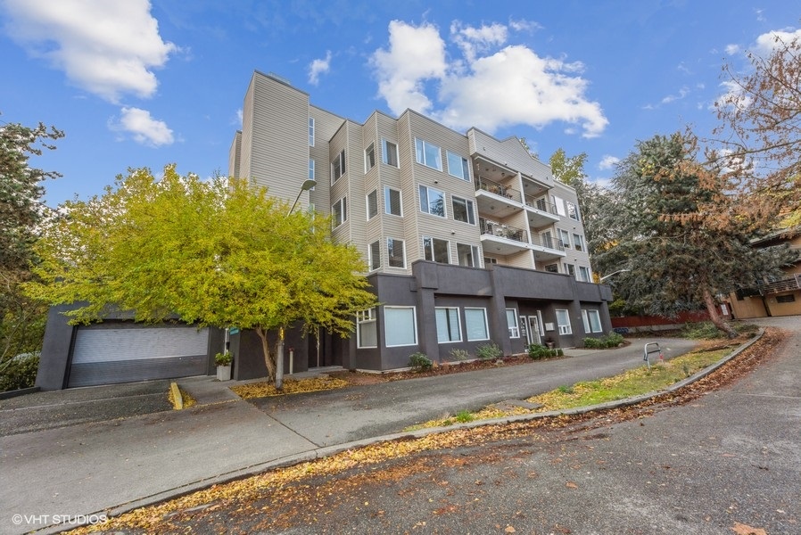 EwingandClark's tweet photo. Vince Mullally just listed this 2-bedroom condo in #RavennaSeattle for $649,000!
Location ✅
Balcony ✅
In-unit laundry ✅
Balcony ✅

#ewingandclark #seattlerealestate #seattlecondo #condoseattle #universityofwashington #uvillage #udistrictseattle https://t.co/aQh9kPOf4g