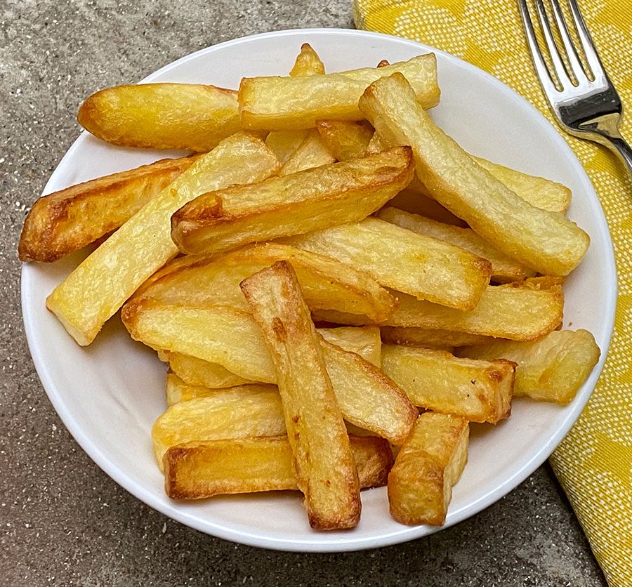 tracyd1801's tweet photo. @DinnerWithBeans Wouldn't call those chips though, more like "fries" #properchips https://t.co/Yho6ovFqqn