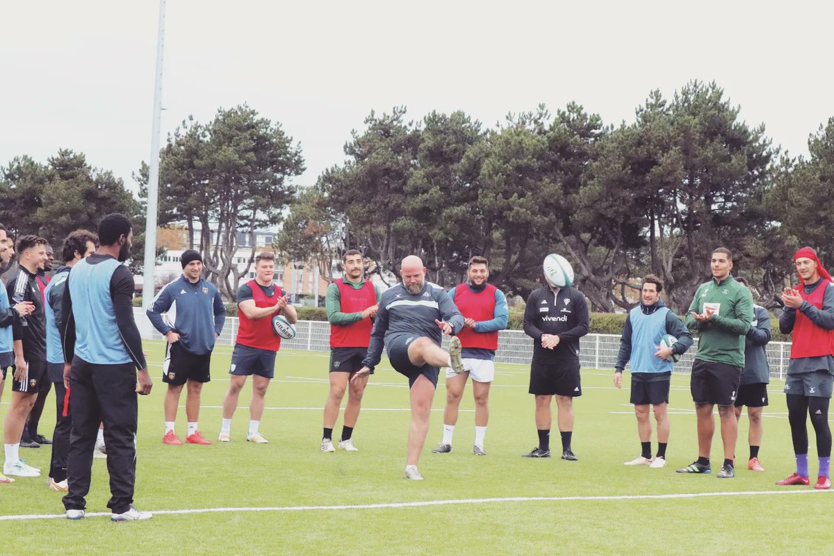 𝟭𝗲𝗿 𝗘𝗡𝗧𝗥𝗔𝗜𝗡𝗘𝗠𝗘𝗡𝗧 𝗗𝗘𝗦 𝗕𝗔𝗔𝗕𝗔𝗔𝗦 🏉

Ils sont arrivés à @MEL_Lille et se préparent pour affronter les Fidji au @StadePM 💪

Prenez vos places 🔥
<a href="/GilbertRugby_FR/">Gilbert Rugby France</a>