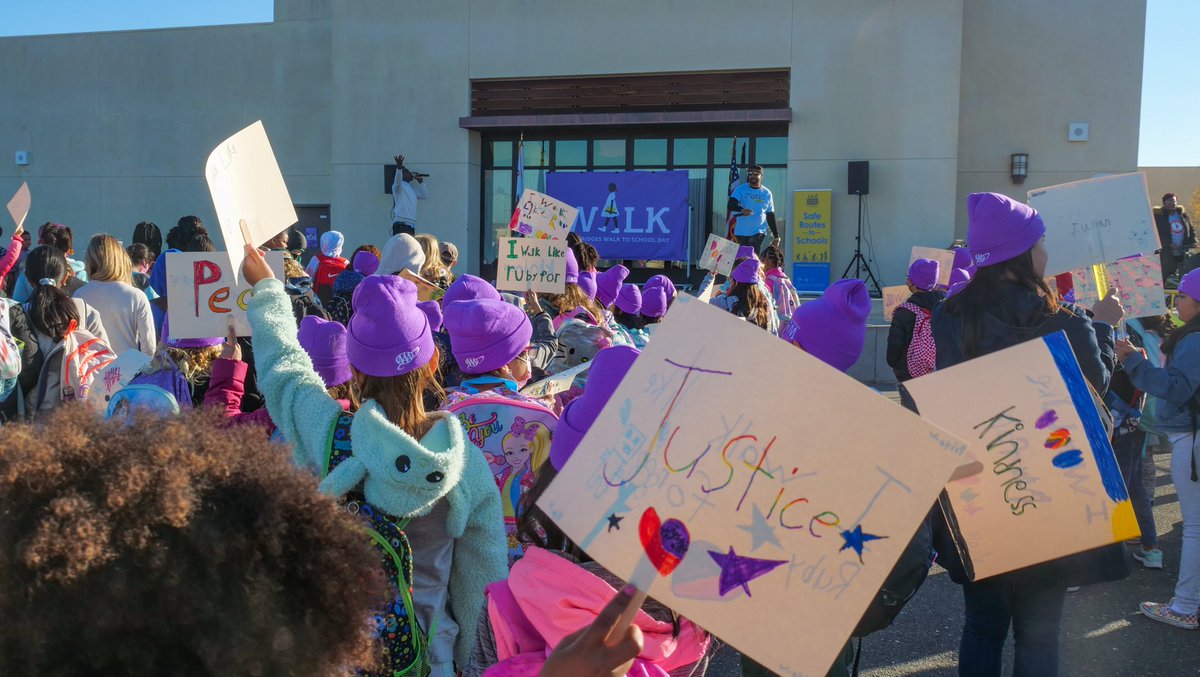 AlamedaCoSR2S's tweet photo. Yesterday was amazing! We celebrated Ruby Bridges Walk to School Day with a Walk & Roll concert at Ruby Bridges Elementary, complete with a visit from the legend herself! #SafeRoutestoSchools #RubyBridges #RubyBridgesDay https://t.co/iWmOhLzegW