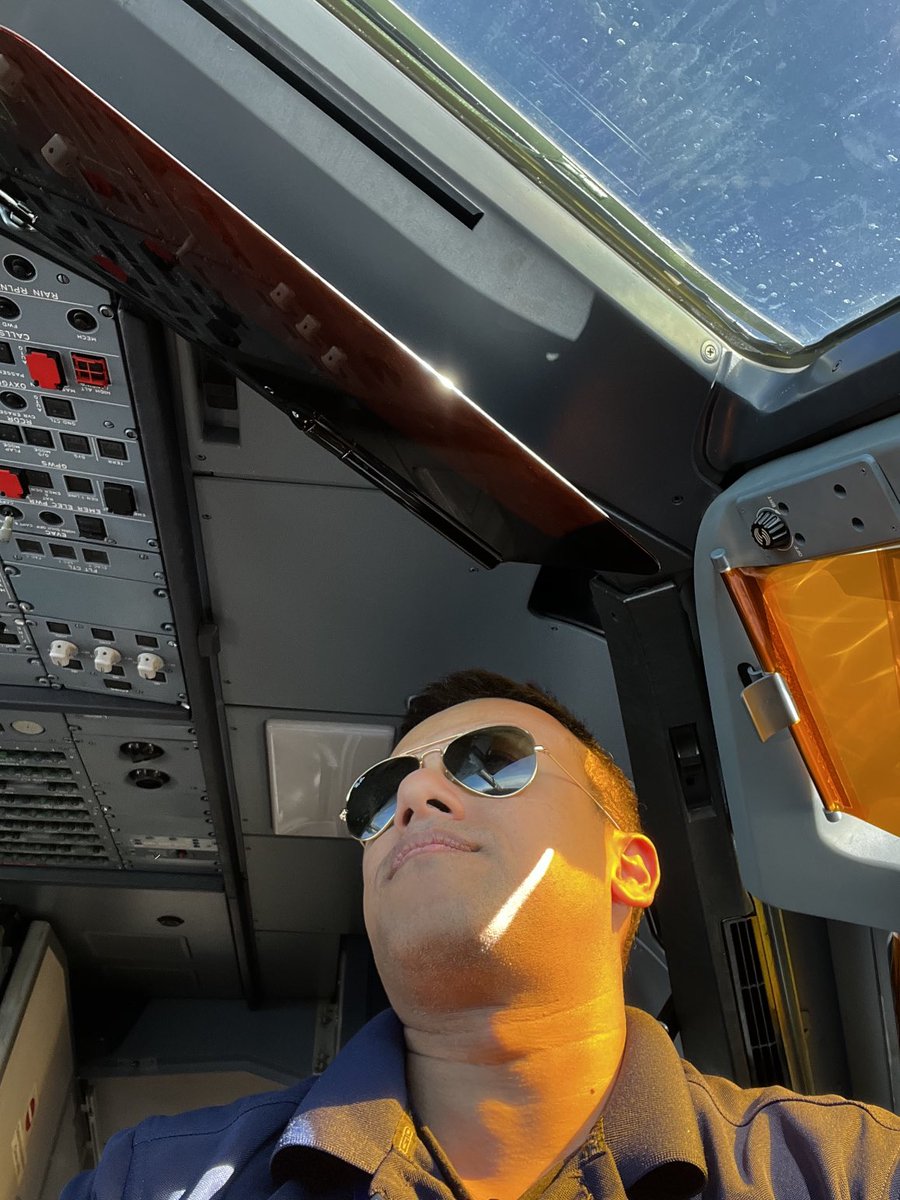 CaptFZ's tweet photo. As close to a #spaceshuttle feel as I can get. For now!.🚀
#FL380
#Airbus
#A320214✈️ https://t.co/RwLCqIswOj