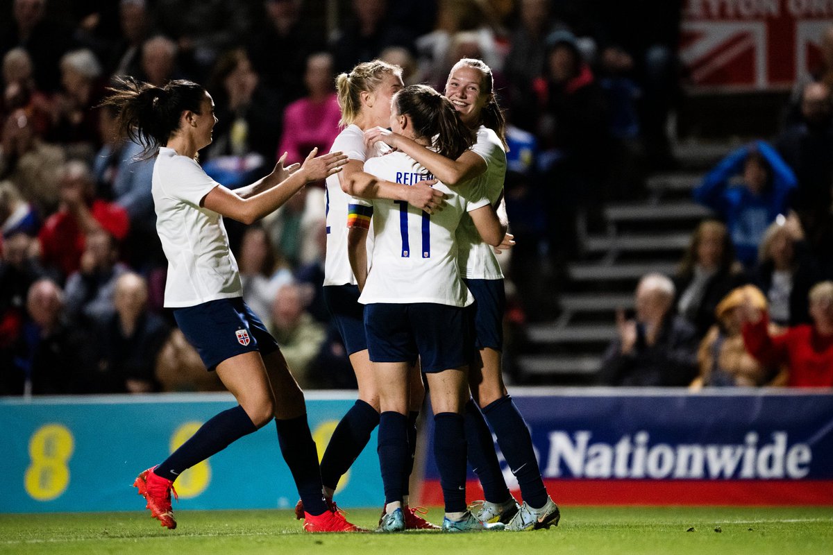 BasquetFut's tweet photo. En partido amistoso, @Lionesses 🏴󠁧󠁢󠁥󠁮󠁧󠁿  y @nff_landslag 🇳🇴 empataron a 1 en Murcia, España.

@RachelDaly3 abrió el marcador para las inglesas mientras que @FMaanum empató para las noruegas.

#EllasTambiénJuegan #FutbolFemeninoxESPN @Ruthcarrilloym @Larita_511 https://t.co/CXbhWjxQaP
