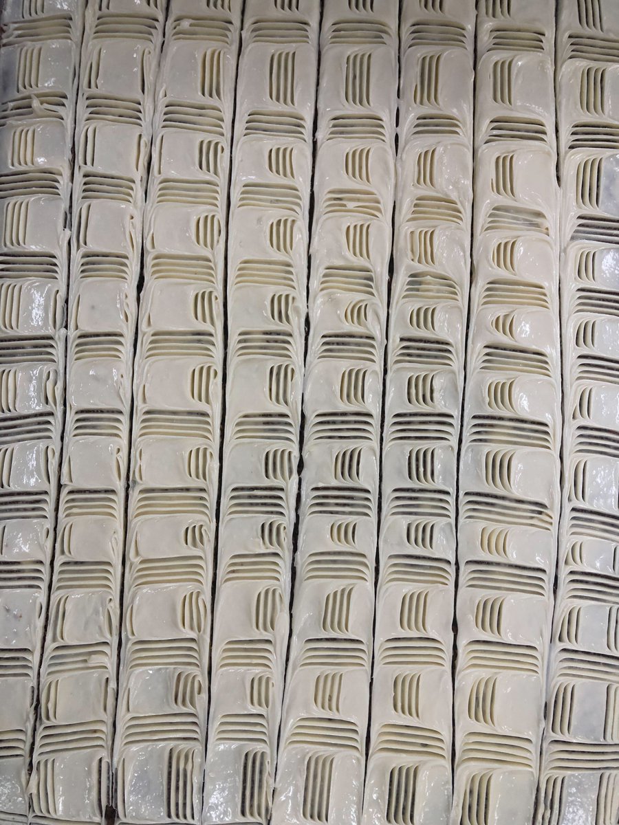 Good food is about the effort you put into making it. After preparing a delicious sweet potato cakes, @DPSNewsNow staff went the extra mile to decorate them, using none other than… plastic forks! #baking #schoollunch #cheflife