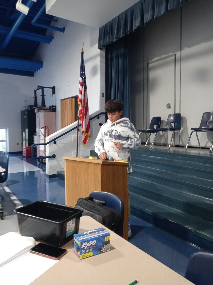 hugo_bil's tweet photo. Great Spanish Spelling Bee event at @ROOSEVELTELEMS. Excelente demostración de conocimientos de deletreo en Español 🎉👍 Excelente trabajo🙏@JRod_EISD @ednanesnu @mymustangpride1 @DrH_OnTheEdge @TRICIAORTIZ19 https://t.co/cHUMVNSO2c