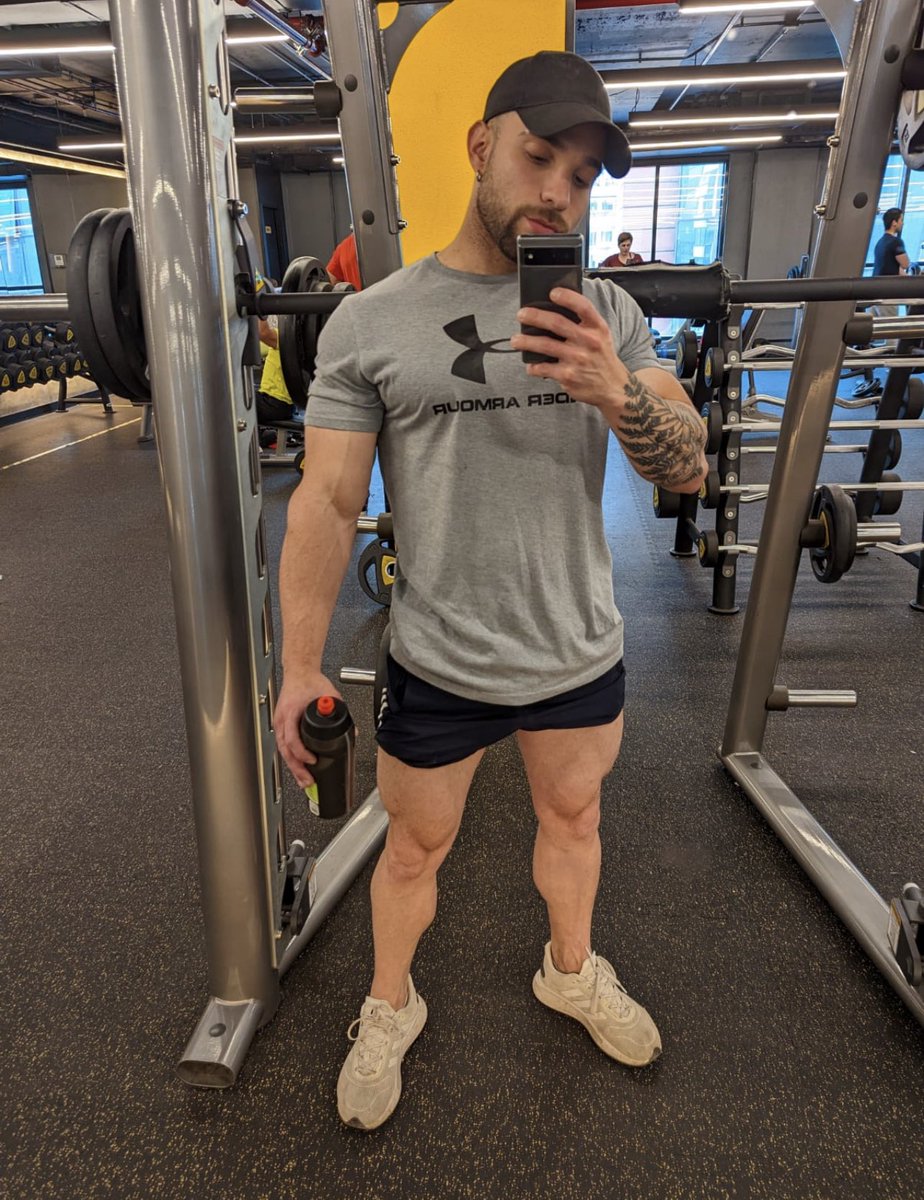 joefit91's tweet photo. Ready for Leg Day 😉 https://t.co/XDR1AgpxhK