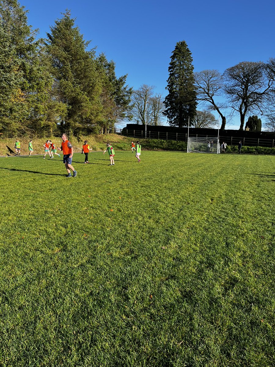 LatnamardNS's tweet image. Our Lunchtime League has reached its final round and today Armagh took on Kerry with Kerry just edging out as winners. It’s all to play for! Who will be in the shield and cup semifinals next week? @AghabogGFC @monaghangaa #practicemakesperfect #competitivefun