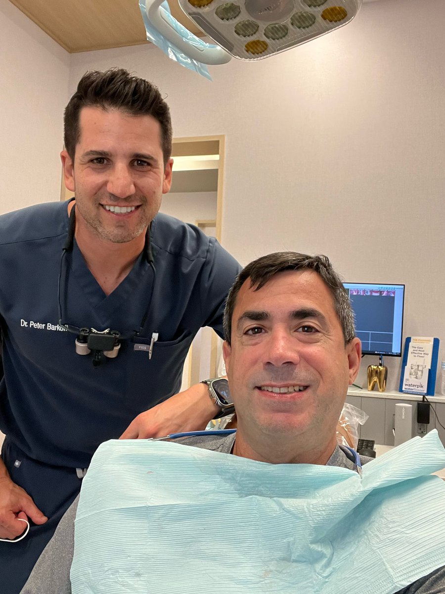 President Russell Green with our newest Syosset Woodbury Chamber Member, Dr. Barkoff! 

#longislanddentist #dentist #longisland #dentistlife #dentistry #dentists #syosset #syossetmoms #syossetdentist @BarkoffDental