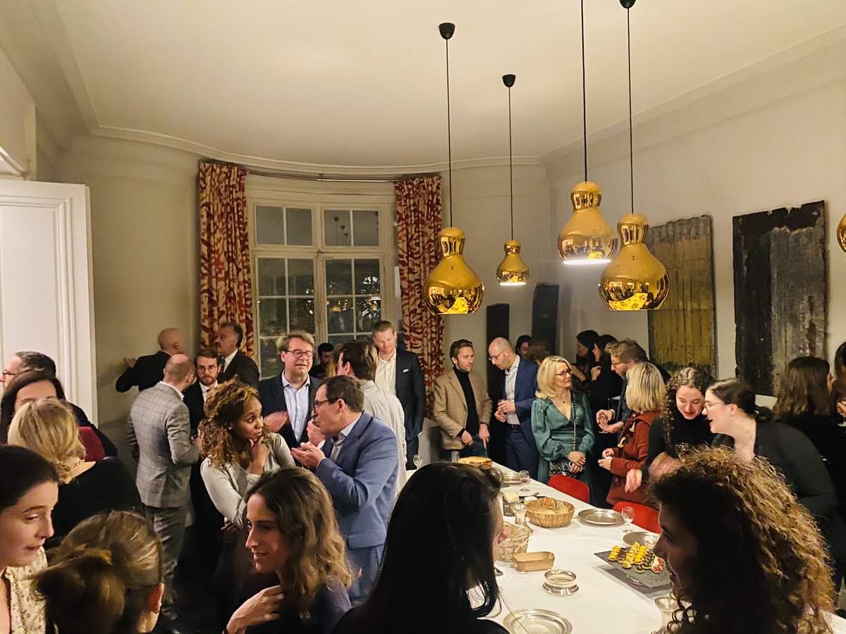 Clemence_AB's tweet photo. Salle comble ce soir pour la soirée de @OlivierSaumon et @mjouanneauavoc1 ! 
De très bonne augure pour la suite de la campagne ! #SaumonJouanneau #batonnat2024 https://t.co/jEmsXnSXpo