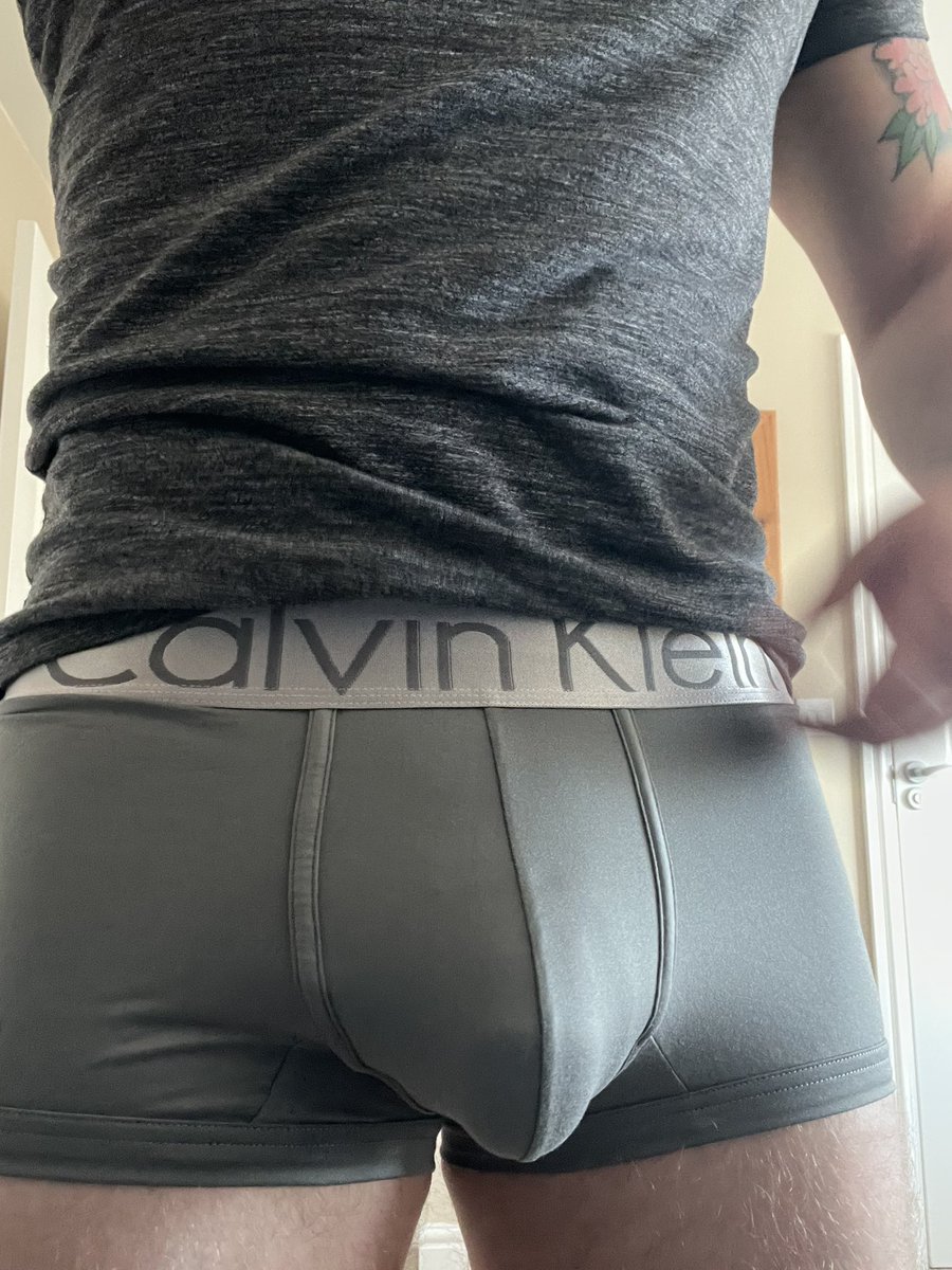 RichWilshere's tweet photo. Good boy. You did well. I like these. Now do it again. Double it next time
#findom #alphamale #cashmaster #financialdomination #bulgemaster #paypig #cashpig https://t.co/xRA9RyNdeH