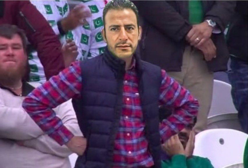 موود فریبرز کرمی زند وقتی خودشو داره پاره میکنه میگه تو فضا های بسته تجمع نکنین ولی دانشجو ها گوش نمیدن:/ خب همون جمعیت به جمعیت امشب شهر ها اضاف شه خیلی کمک بزرگ تریه واضححح؟
#مهسا_امینی