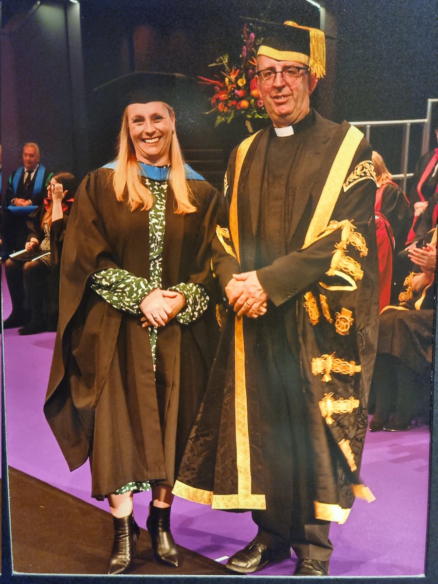 VictoriaVlw's tweet photo. @RevRichardColes fabulous to join you on stage at my graduation today. What an honour, thank you! https://t.co/E58pwGxU8j