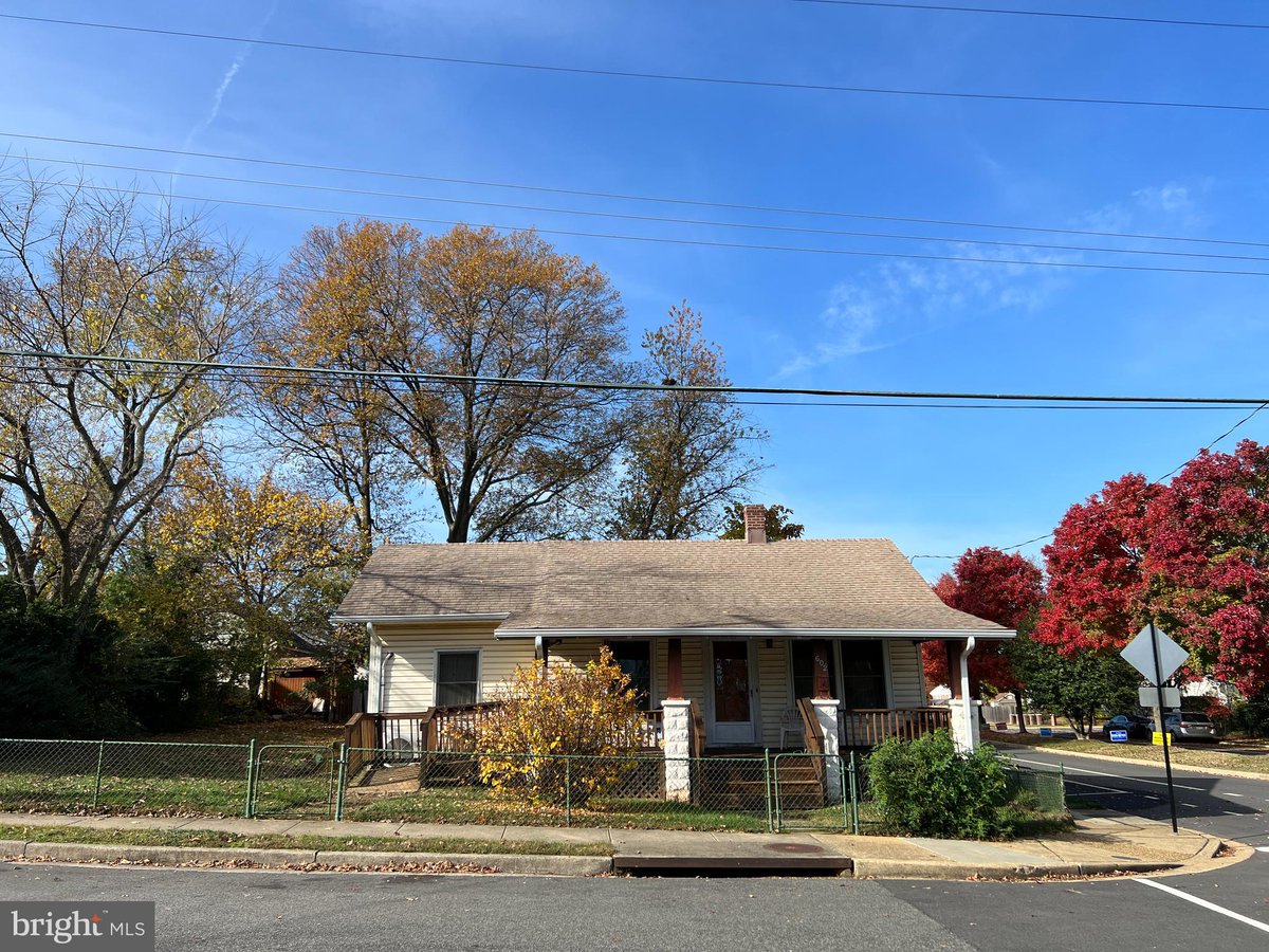 New Listing! $650,000.00, 3BR, 2BA, 602 S ADAMS ST, ARLINGTON, VA 22204, Full Details 151018590.homesconnect.com/Listing/325623…