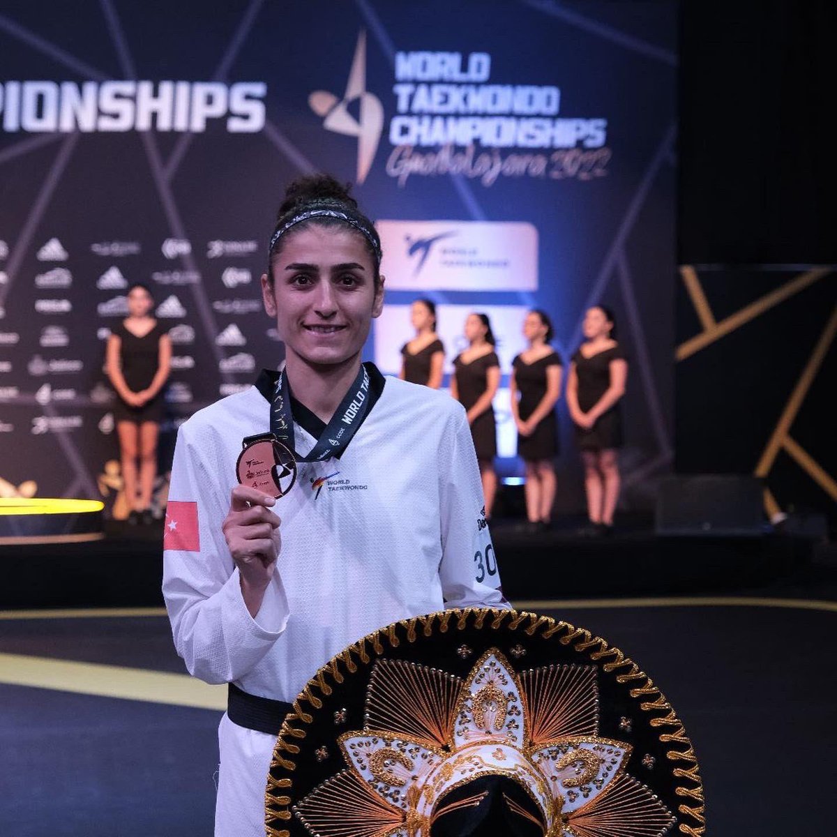 Alinur Aktaş