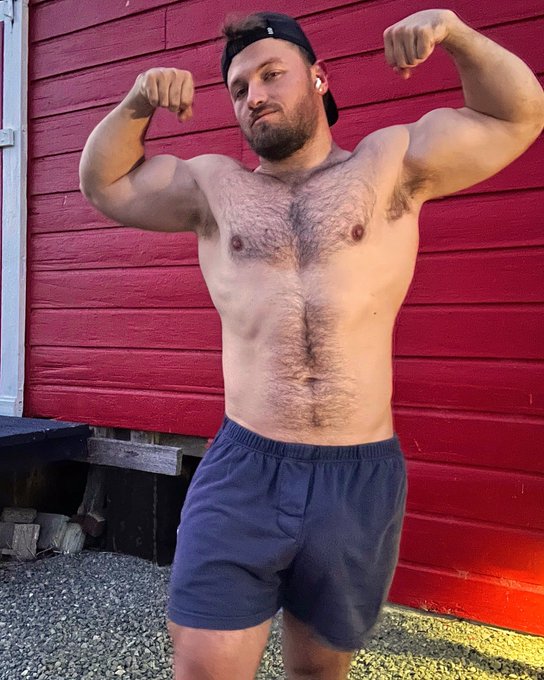 Early morning flex 👅 https://t.co/CpPpCeAKxs