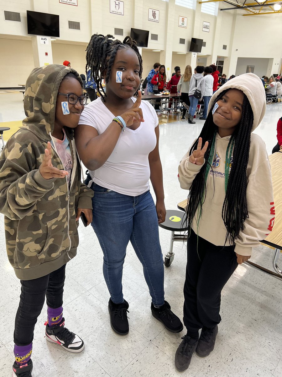 latrice_stowe's tweet photo. Our middle school students @IA_HCS have been displaying acts of kindness towards one another this week! They were happy and willing to show off their #KindnessWorks bracelets and stickers! 💙 #BeKind #KindnessWorks #TreatOthersAsYouWantToBeTreated @Dr_CGWellness @FredricLatschar https://t.co/9kzd0VqAsY