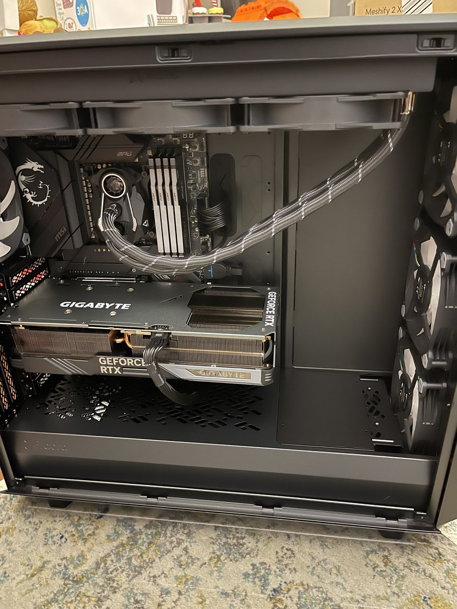 Wow! @SkytechGamingPC @elcafetero70 y’all really outdid yourselves. Can’t wait to see what this thing can do