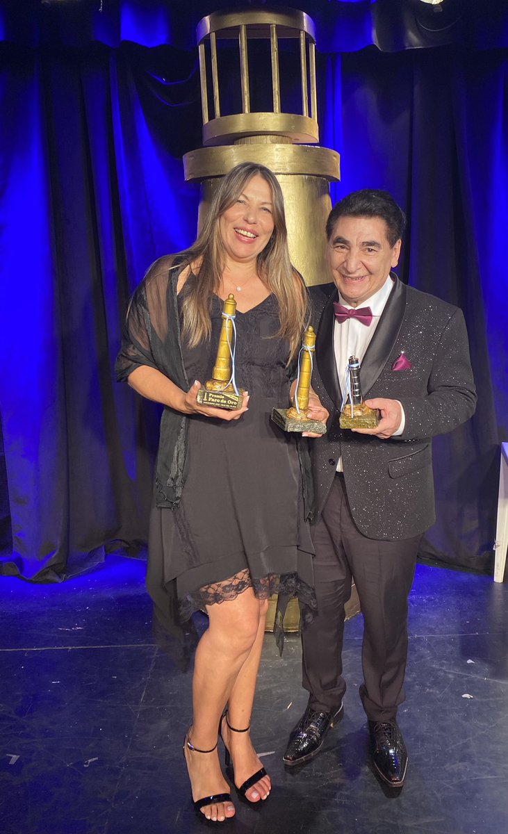 gladyslocutora's tweet photo. 🌟Hermoso encuentro con Los Rubio!!!@CachoRubio_ , @ALERUBIO_ y @NehuenRubio2 El sábado en la entrega de El Premio Nacional #FaroDeOro 2022 en Mar del Plata!!! https://t.co/d3eT2SGpaH
