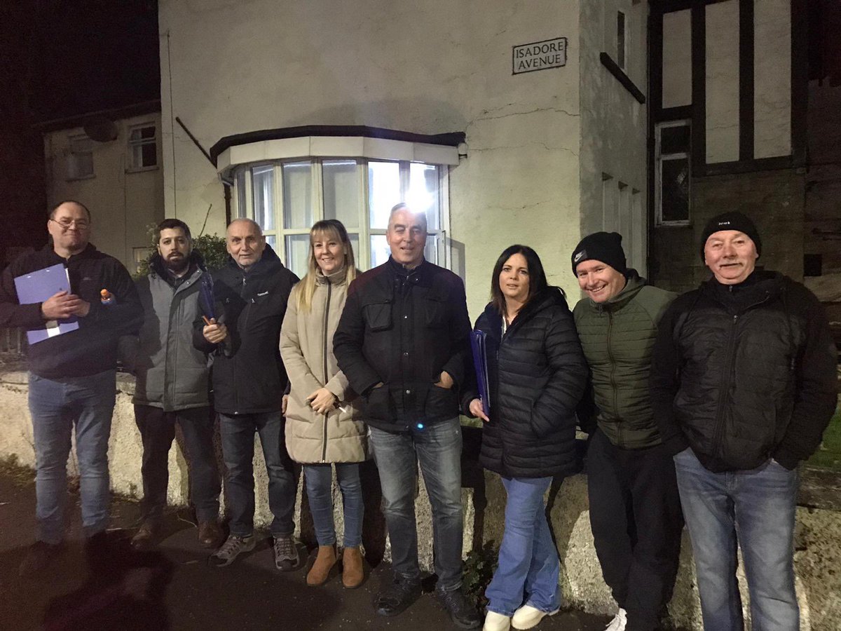 ClonardSF's tweet photo. Members of the Clonard Martyrs Cumann have been out on a political canvas in the mid-Springfield area for the past two nights. There has been good engagement with residents on a range of local issues. https://t.co/kyz5qgKpGH