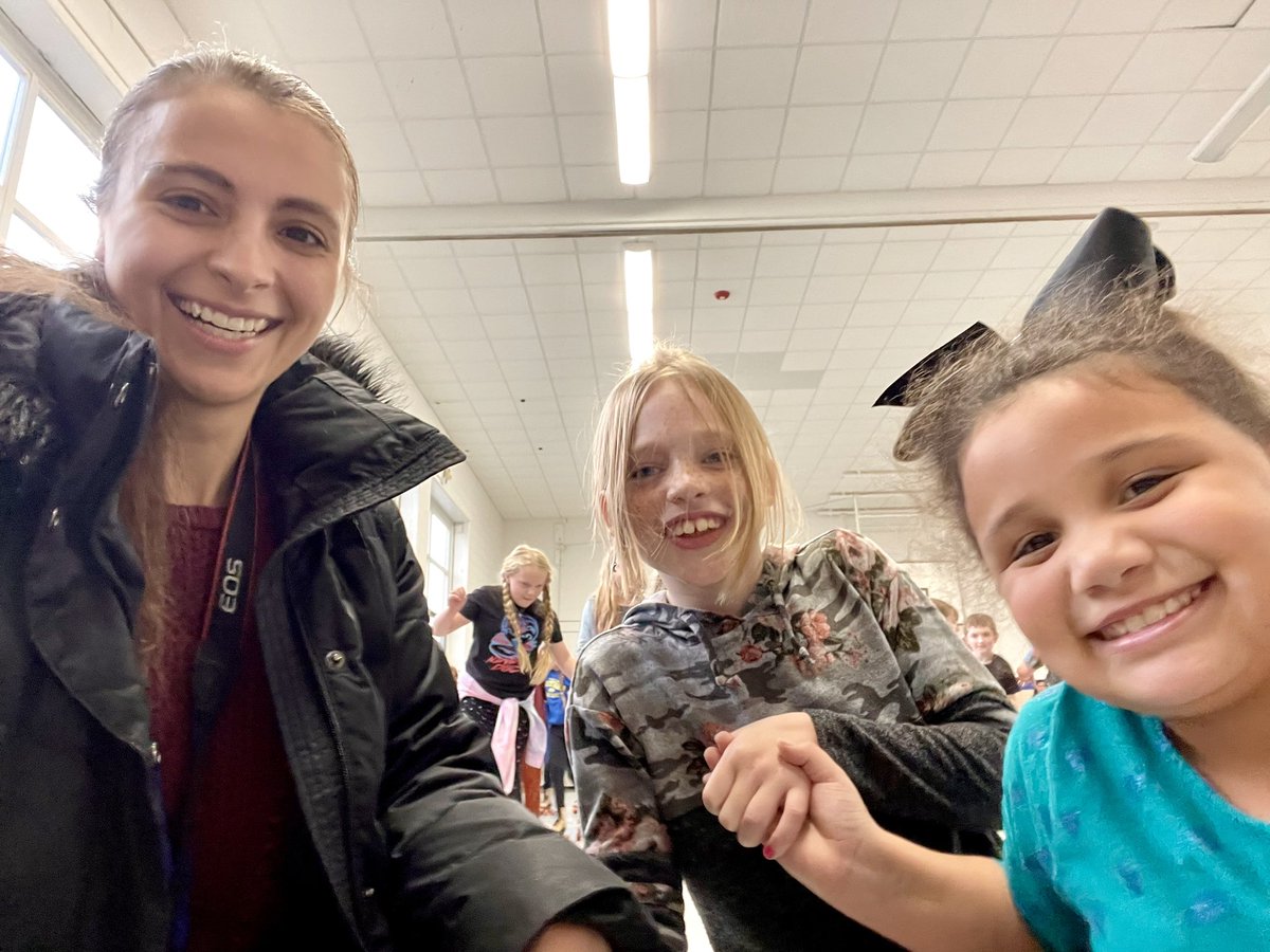 Gina Schell tweet media