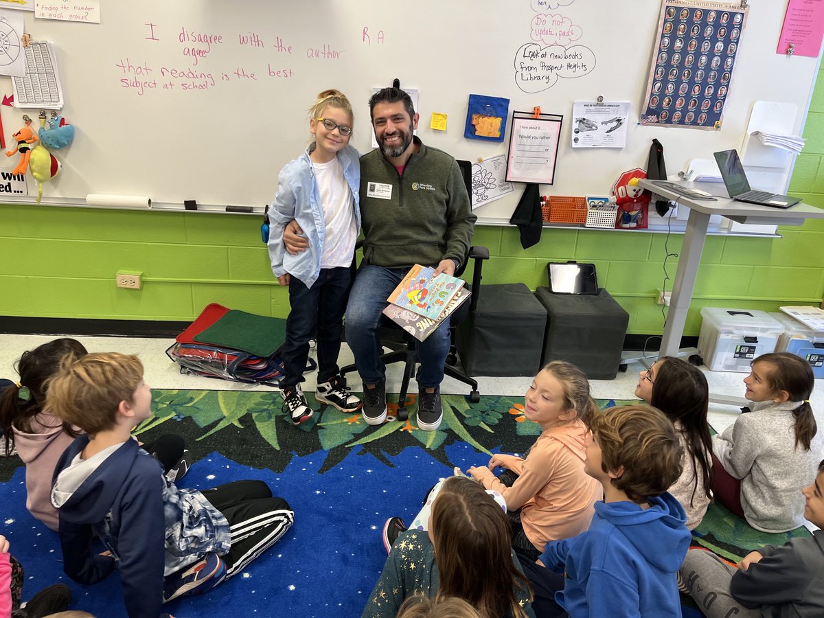 MrsSabath's tweet photo. Thank you Mystery Reader for surprising us and reading 2 great Thanksgiving stories! #rosspride ⁦@D23Ross⁩ #proud2bd23 https://t.co/LEgq95PDky