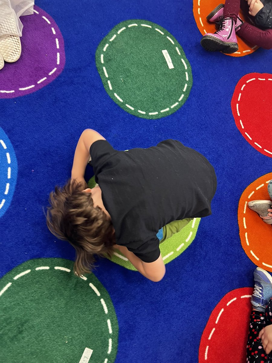 slevin_prek's tweet photo. Our question of the day was…can you make your body into a ball? We were able to rolled and bounce too!  #fhleads #ballstudy https://t.co/IAKKtHANgI