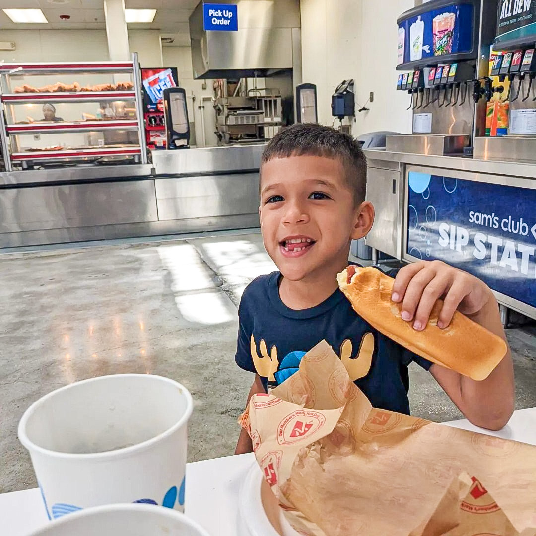 More memories (and lower prices) at the club. . The hot dog & drink combo you love is now just $1.38 at the in-club cafe. . Did we mention free refills, as always? Frankly, it can't be beat 🌭 . 📸: j.acosta.12, lauram.seaver, javi_bear17 . #SamsClub