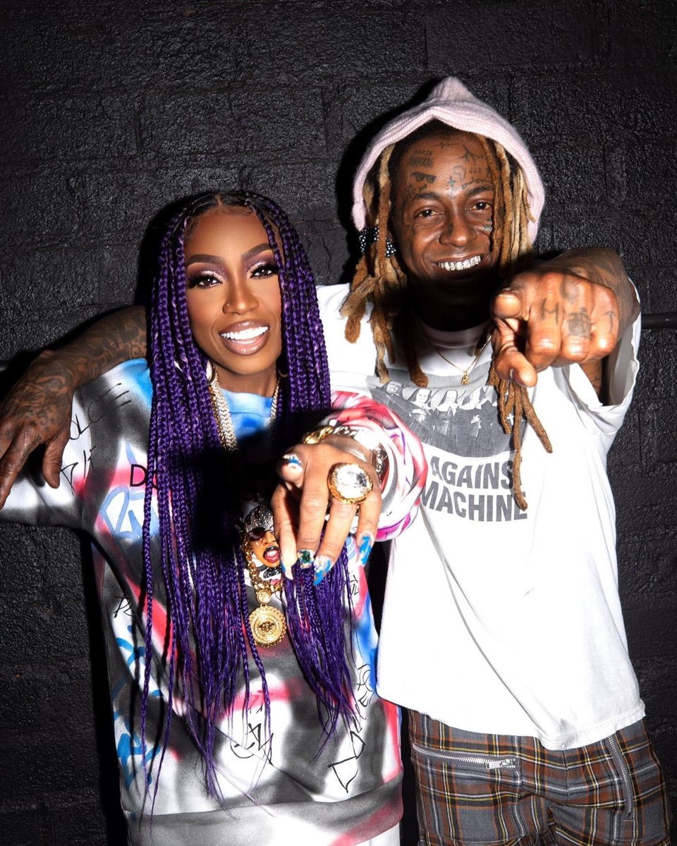 jania_aiko's tweet photo. Can we talk about how Missy Elliot is aging backwards? 😍😍 https://t.co/Xv7tRQutvk