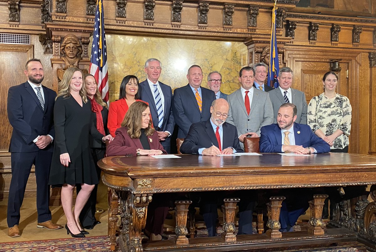 PDAA members and advocates joined Governor Wolf and state lawmakers today at a bill signing ceremony for House Bill 2525, which will help crime victims seek compensation in the civil justice system.