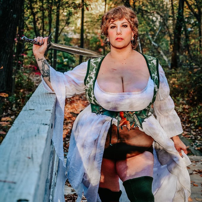 Bimbo Baggins👀 #cosplay #plussizecosplay #bilbobaggins #lotr #hobbit https://t.co/0RbJYu0Umk<a href="/tag/cosplay"class="tags">#cosplay</a><a href="/tag/plussizecosplay"class="tags">#plussizecosplay</a><a href="/tag/bilbobaggins"class="tags">#bilbobaggins</a><a href="/tag/lotr"class="tags"><span>#lotr</span></a><a href="/tag/hobbit"class="tags"><span>#hobbit</span></a>