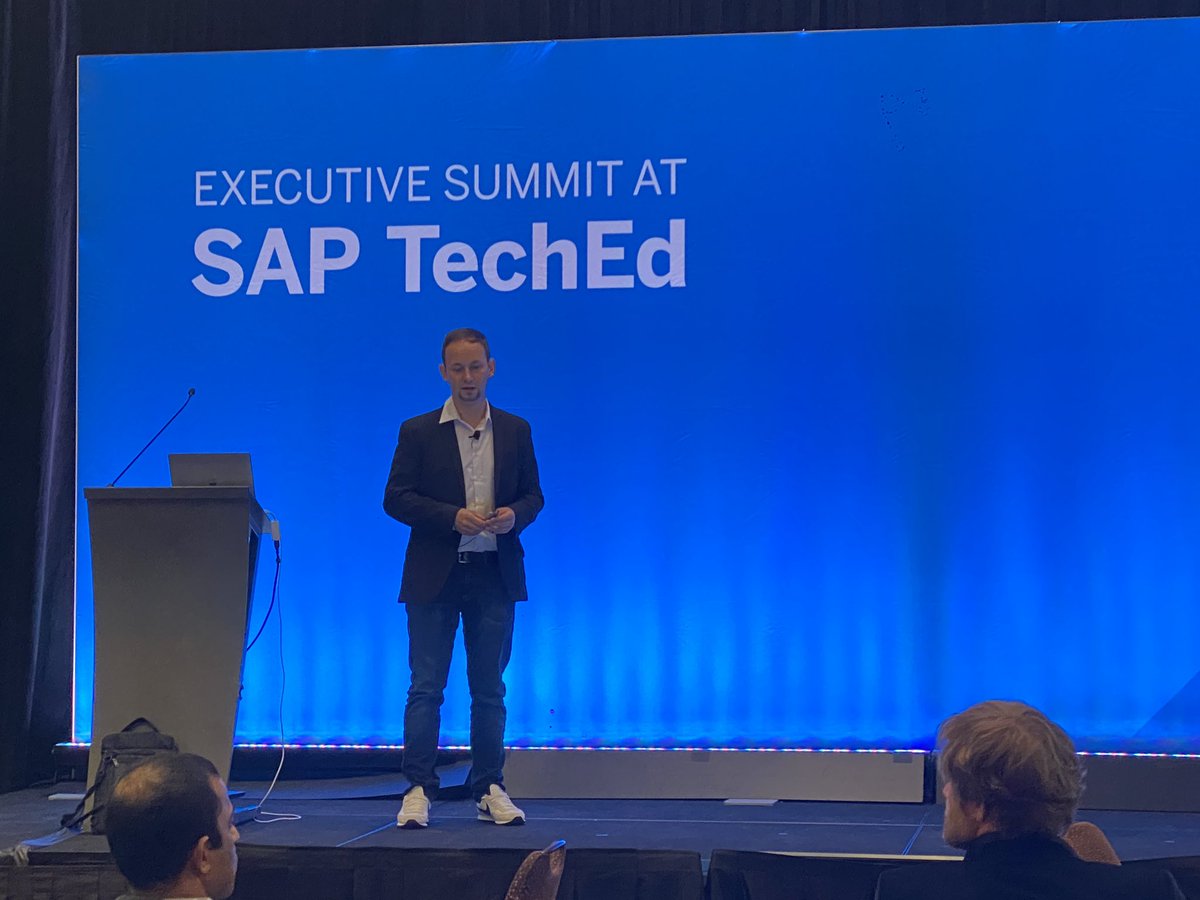 timoelliott.bsky.social (@timoelliott) on Twitter photo #sapteched <a href="/Michael_Ameling/">Michael Ameling</a> talking about #SAPBTP as your innovation platform, as part of the Executive Summit #sapteched <a href="/Michael_Ameling/">Michael Ameling</a> talking about #SAPBTP as your innovation platform, as part of the Executive Summit