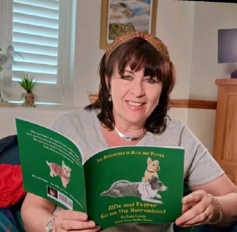 SianLewin1's tweet photo. If your children like dogs, then pop over to our website and let them have a listen to the five stories. All five stories are available in one collection 📘🐾
https://t.co/6J19MKmRq9

Listen 👇audios/videos 🐾
https://t.co/BntkTuXYQv

#SBS #book #dogsarefamily #calmingstories https://t.co/RRHSt1KmS3