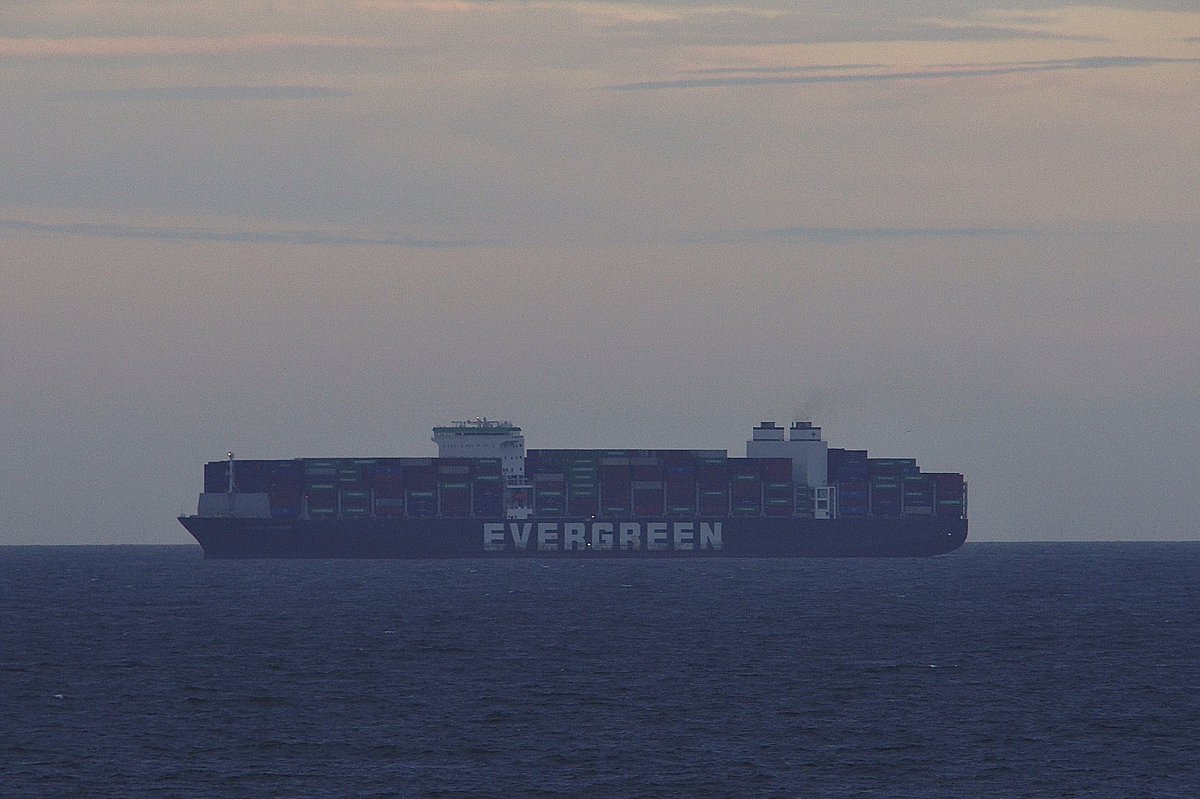 johnmorgan726's tweet photo. The EVER FOCUS, IMO:9850537 en route to Baltimore, Maryland @BShipspotting @BaltoChes flying the flag of Panama ๐ต๐ฆ. #EVERGREEN #ShipsInPics #ContainerShip #EverFocus https://t.co/TrvUeXYXn7