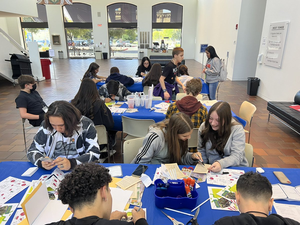 TheGiftedGatos's tweet photo. Loved watching our @NISDGTAA students be completely engaged in their three breakout sessions at @SAMAart today! A great celebration of minds! @NISDSotomayor @RootEdSA #JoinGT https://t.co/GFmKAeqC7f