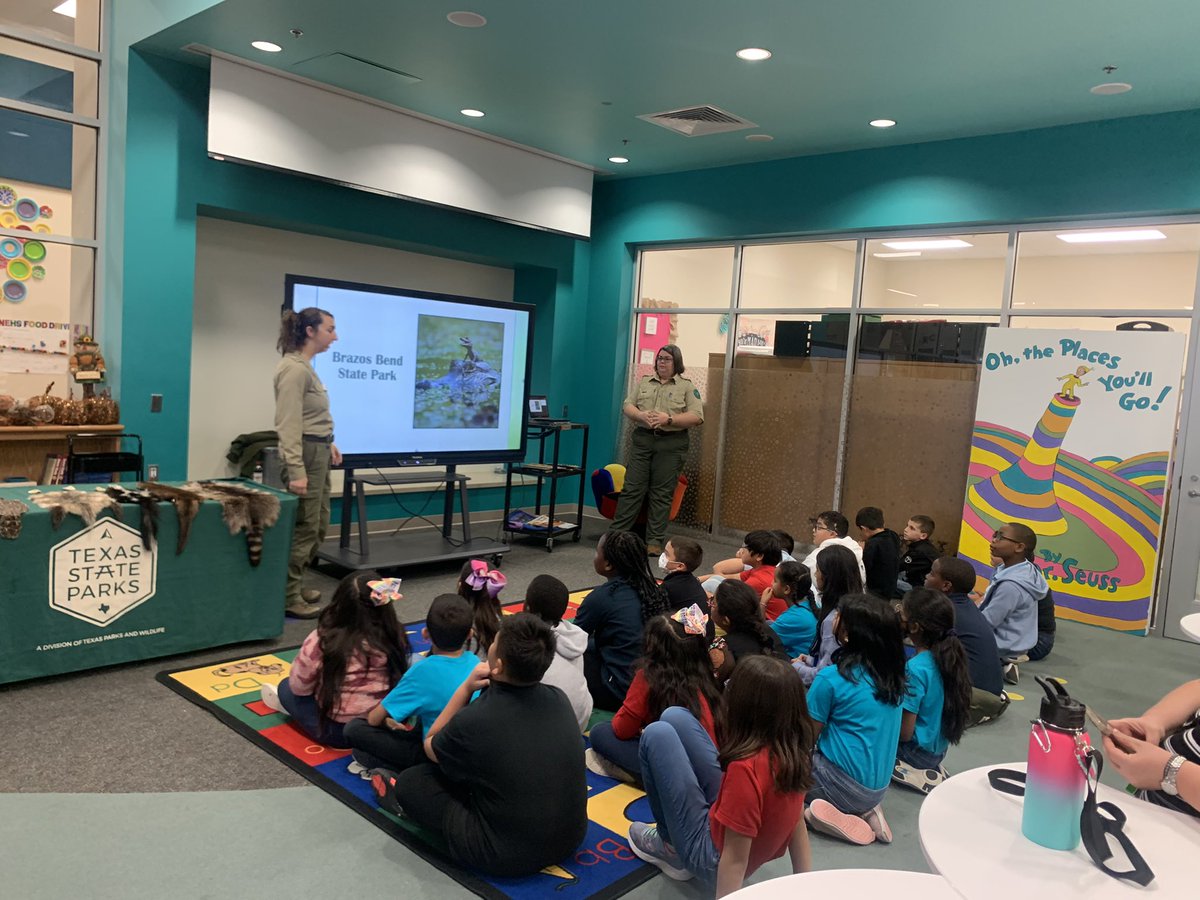 LybargerK's tweet photo. @brazosbendstatepark is in @LamarCISD’s @AES_Jags!!! What a great way to bring a field trip to you! #TitleIII language enrichment at its best!!! https://t.co/p5O47NZRXF