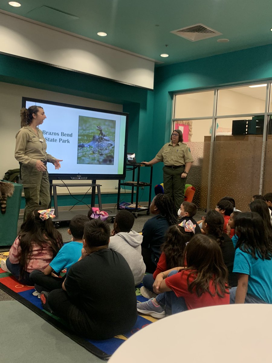 LybargerK's tweet photo. @brazosbendstatepark is in @LamarCISD’s @AES_Jags!!! What a great way to bring a field trip to you! #TitleIII language enrichment at its best!!! https://t.co/p5O47NZRXF