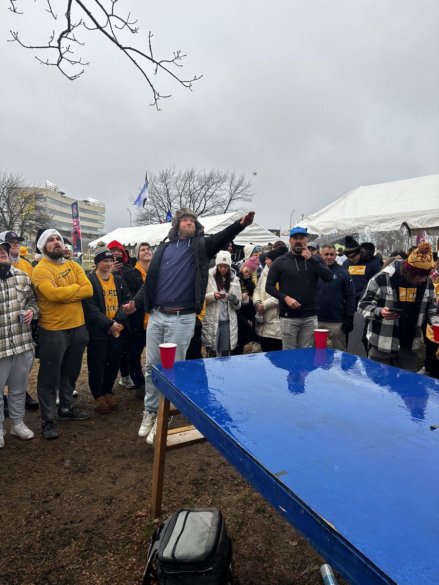 NO ARM.   CLEAR EYES.  FULL HEART.  CANT LOSE. NO ARM.  #TOLEDO