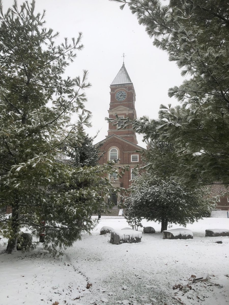 UCC_Community's tweet photo. This is snow joke... winter is coming โ๏ธ
#UCCCommunity #SeeUCC https://t.co/KNVEuw4nCT