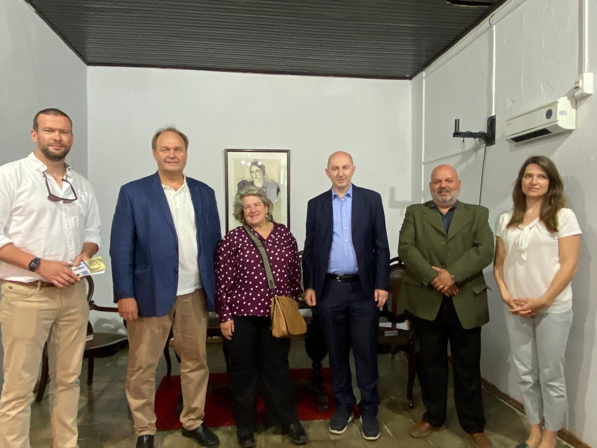 DRRIICL's tweet photo. La educación y la cultura tuvieron su espacio en la visita a la Casa de Juana, Alianza Francesa y Centro de Lenguas Extranjeras. Antes del almuerzo el grupo Danzas Folkclóricas Pampa Gaucha puso un marco de genuina tradición gauchesca. @UEenUruguay @gobiernodecl https://t.co/phs96zYsWc