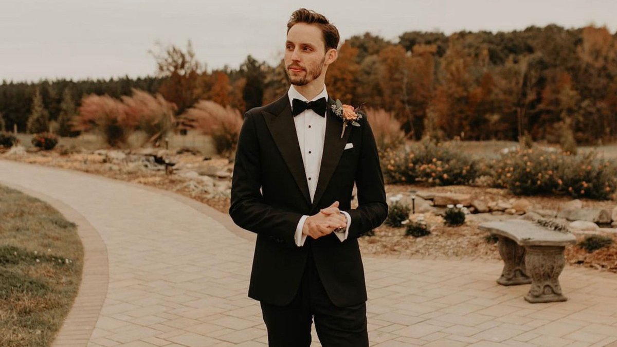 EnzoCustom's tweet photo. Standout on your big day with a custom tuxedo.

Book your private fitting at https://t.co/DnAK5Jxt11 https://t.co/1qkPVmd7Rw