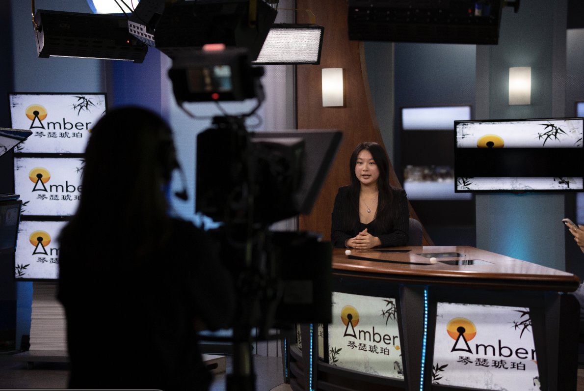 butv10's tweet photo. 📣Show Spotlight!📣

Welcome to an @Amber_of_butv10 shoot in Studio West. Amber is on its 15th season and is BUTV10’s first and only bilingual show. This shows highlights BU international students and loves to explore discovery and perspective!

https://t.co/8LGQeA3rMT https://t.co/SqqRaPmSrr