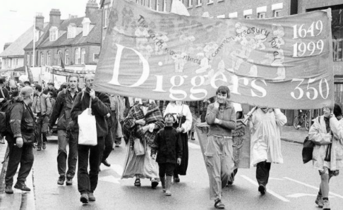 "Rootless, disorientated and thus discontented, I never shook off the impression of having nothing to do with my native country and of belonging instead to another England which perhaps only ever existed in the parallel world of possibility"

winteroak.org.uk/2022/11/15/whe…