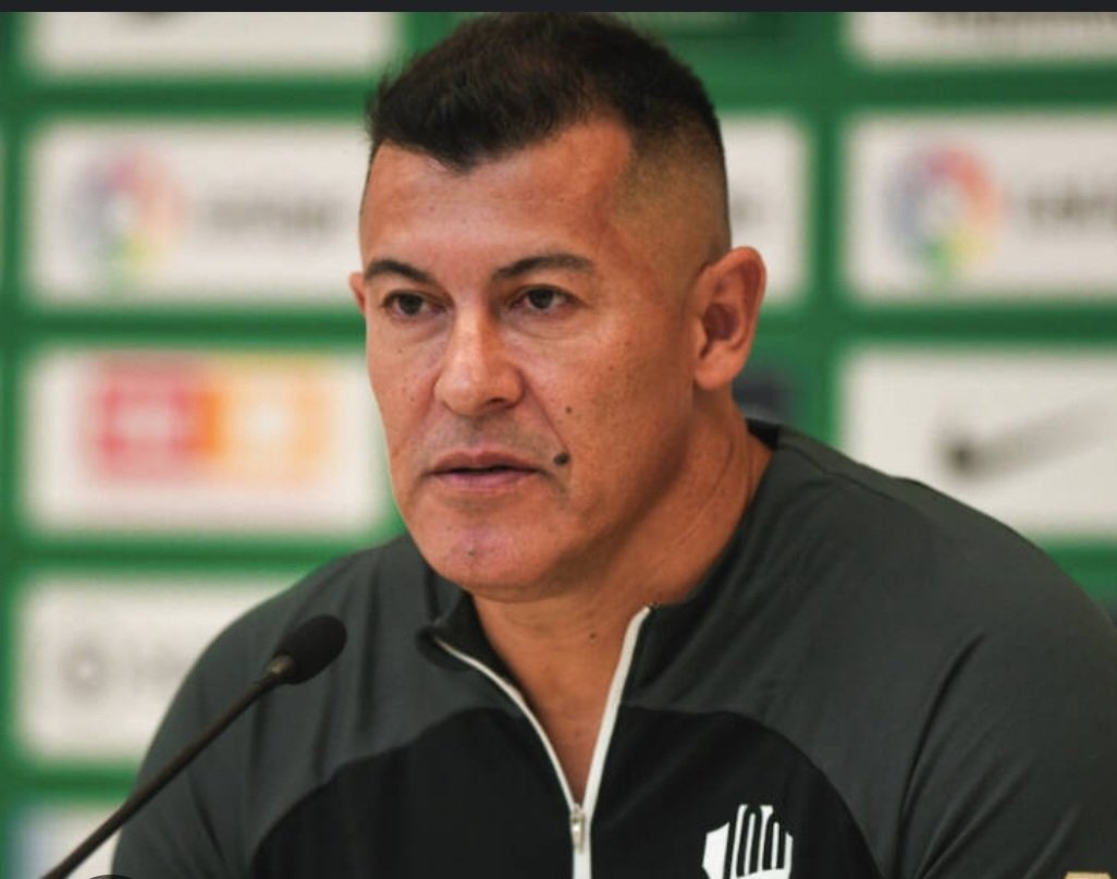 sanjoselx's tweet photo. 🫣Lo de tardar tanto de este hombre será porque nos vuelve a meter a Almirón en diciembre? Como nadie quería venir... #EsCapaz #NoHayDosSinTres #VayaCentenario https://t.co/RfeGM2go1k