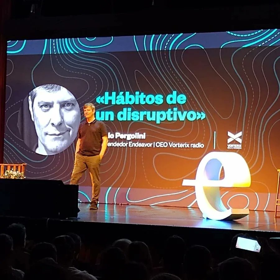 CEmprendedorUDA's tweet photo. 🎙️El jueves 13/10 estuvimos en la #experienciaendeavorcuyo y en este post les venimos a contar un poquito lo que fue la #xe2022

👂🏼Escuchamos y conocimos a grandes speakers que nos contaron su historia y experiencias en el mundo emprendedor que siempre nos inspiran https://t.co/wJnNhBQty4