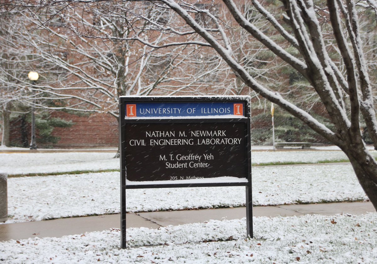 CEEatIllinois's tweet photo. Happy first snow! ❄️☃️ https://t.co/zqGEYKnPTo