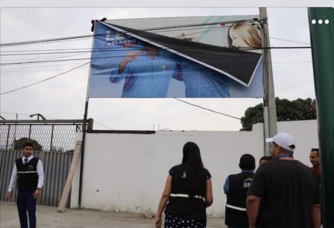 VillaFernando_'s tweet photo. ÚLTIMA HORA| Oye @MashiRafael te bajé de la valla. Tras mi denuncia el @cnegobec dispuso el inmediato retiro de todas las vallas y publicidad en la que aparecía el prófugo Rafael Correa junto los candidatos @RC5Oficial en la provincia de Manabí. Queremos elecciones transparentes. https://t.co/IU7aOXiE5a