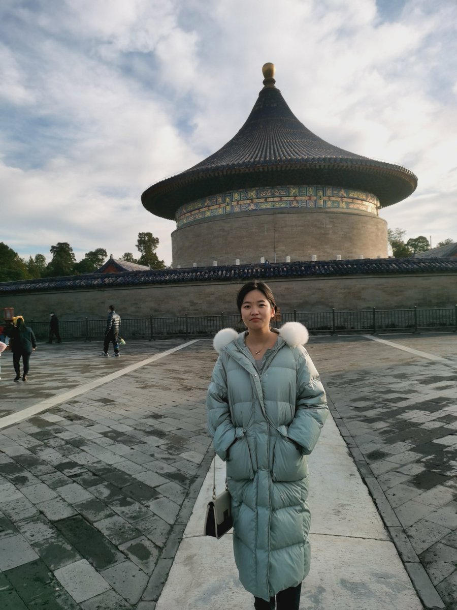 XiaomengGao's tweet image. Tiantan Park is very beautiful！Many people come here to pray their dream come true, because they think the Heaven will hear their sound by standing here, it’s amazing .
A happy day in early winter!