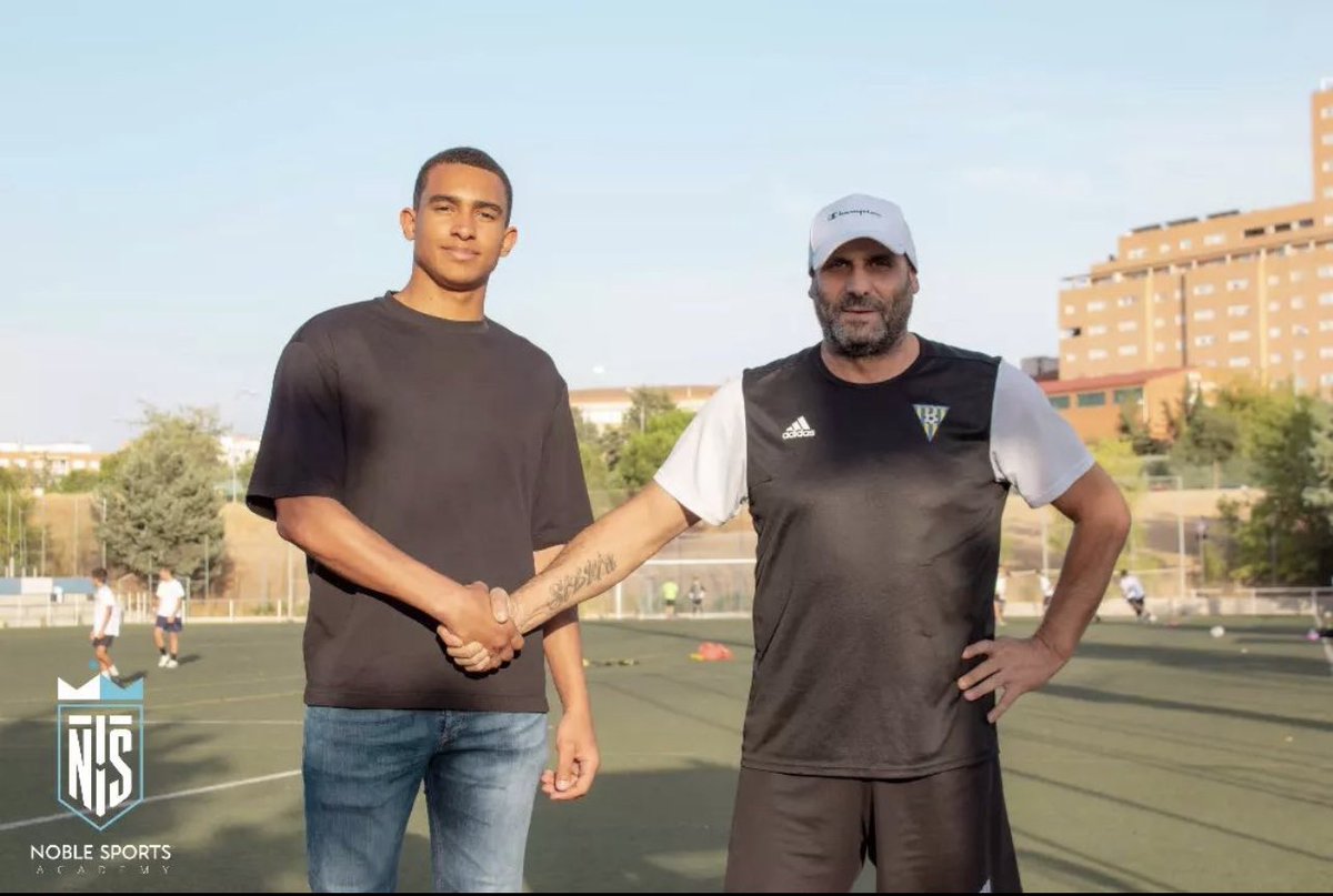 NobleAcademy_'s tweet photo. @mathias.b_dimanche
@lugofuenlabrada ⚽
From Haití 🇭🇹

The best place to grow 🇪🇸 https://t.co/uheExQXP1Z