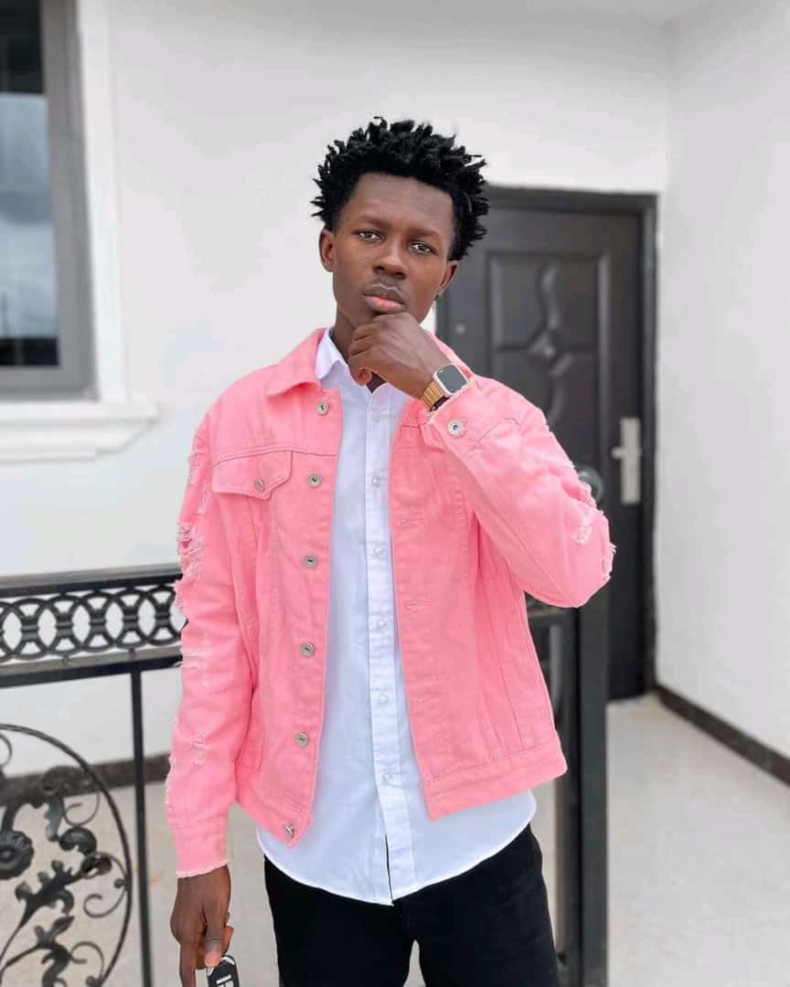 St_mass_'s tweet photo. THE #BOUKROMBOY shall be dropping a #NEW-EP soon...!!
Goat-ness @StrongmanBurner @StrongEmpireHQ  watchout for this family ....silencing every corner with this !! https://t.co/wNM1gbSqK6