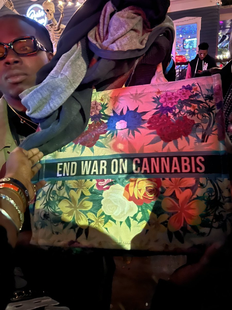 amberlytics's tweet image. Did someone lose their bag?? #afrotech2022