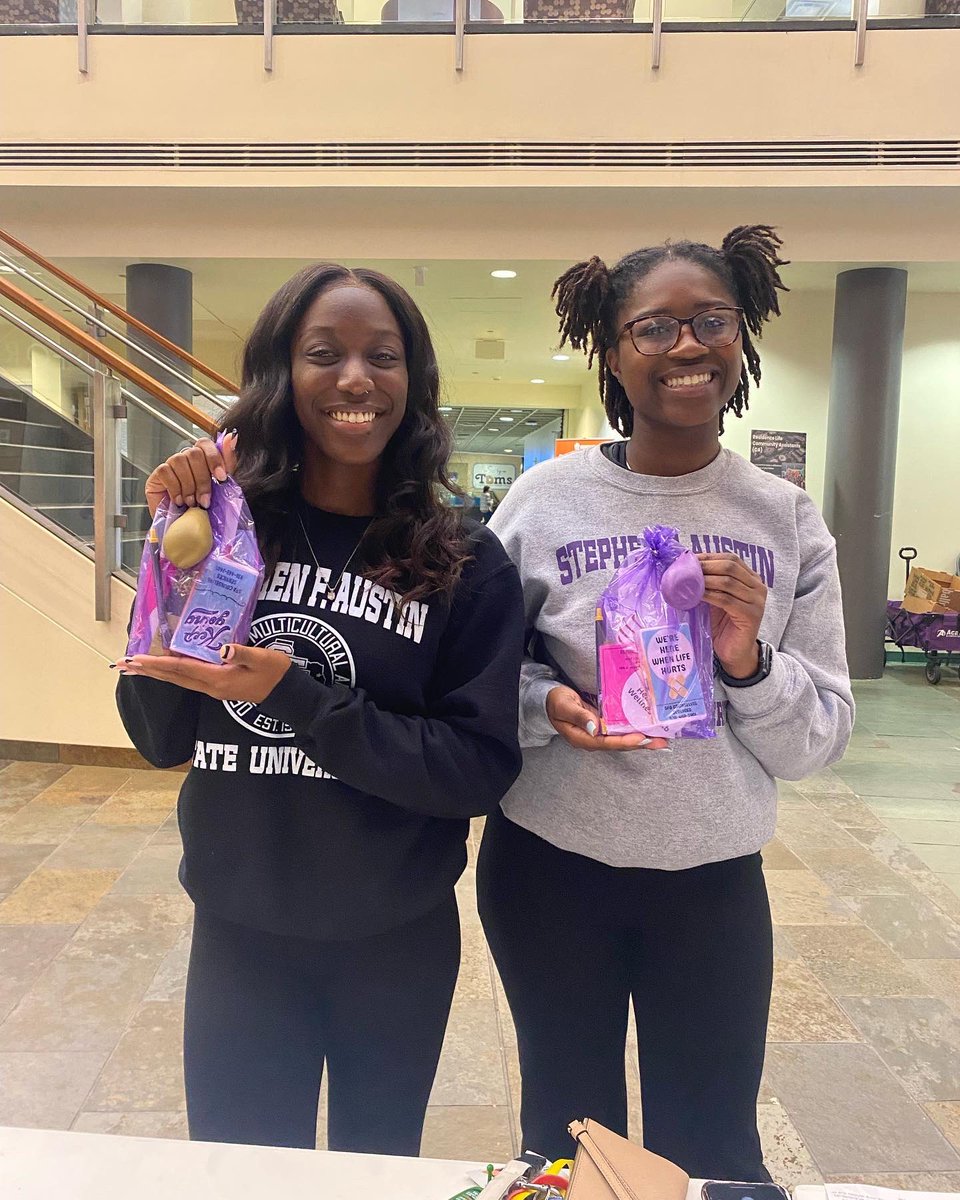 sfa_ques's tweet photo. We would like to thank everyone that stopped by to pick them up a stress ball and study materials from the BRUHZ and @BMHO19 for finals coming up 💜🖤. StressOwt and do GREAT!! #AchievementWeek #StressOwt ⚡️@BMHO19 @nphc_sfa https://t.co/4I0mYcrUwr